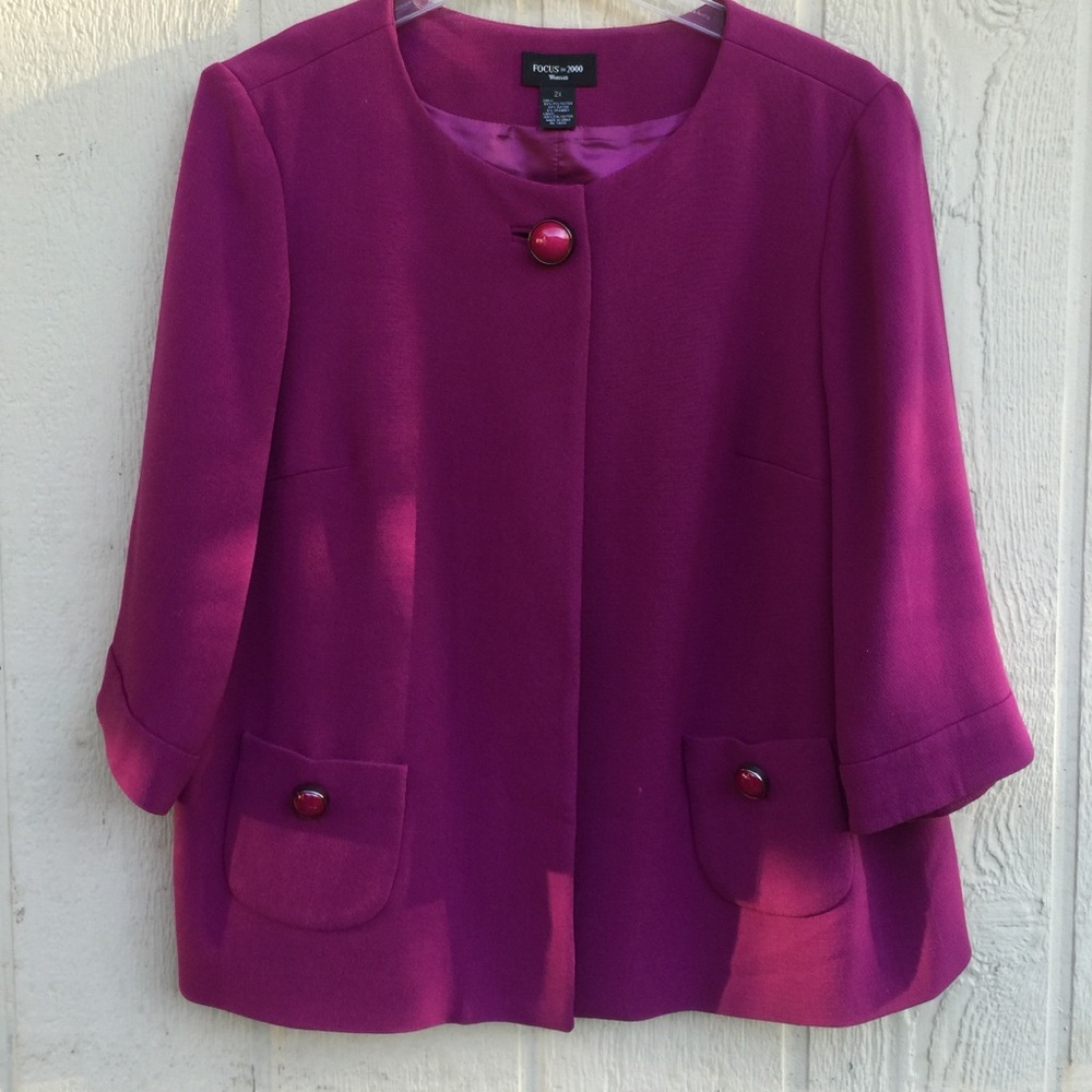 Focus 2000 Fuchsia Cropped Blazer